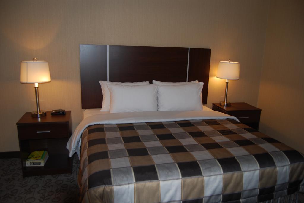 Days Inn By Wyndham Brampton Værelse billede